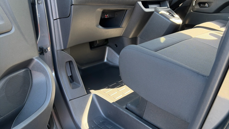 Vauxhall Vivaro L2 Diesel 2.2 Turbo D 150 Pro H1 Double Cab Auto